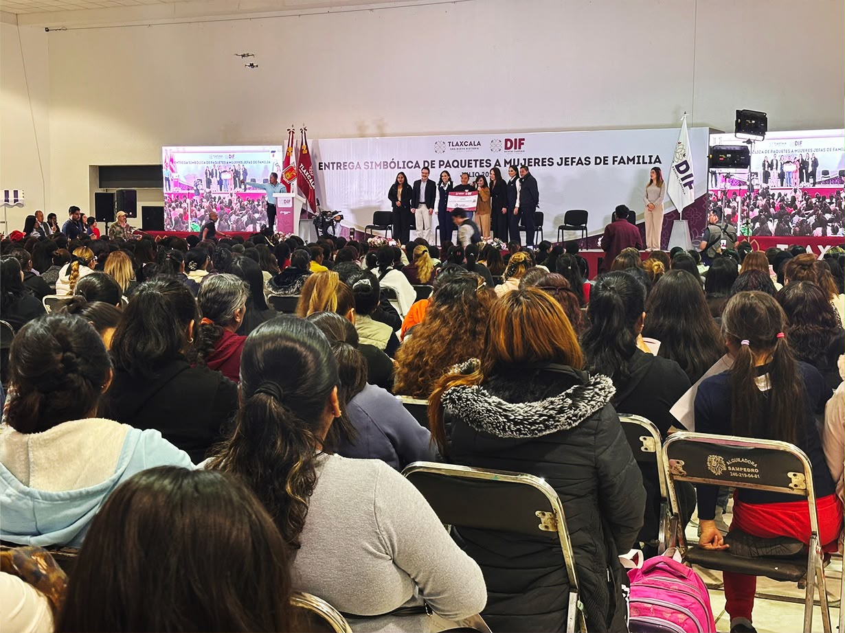 Reconoce Salvador Santos el trabajo del DIF Huamantla en favor de las mujeres jefas de familia